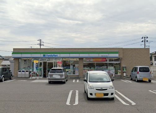 ファミリーマート新潟五十嵐中島店 1100m
